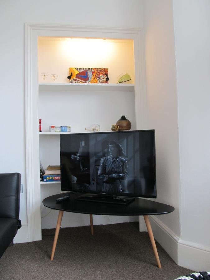 פלימות' The Beatnik, Victorian Townhouse Apartment With Parking מראה חיצוני תמונה